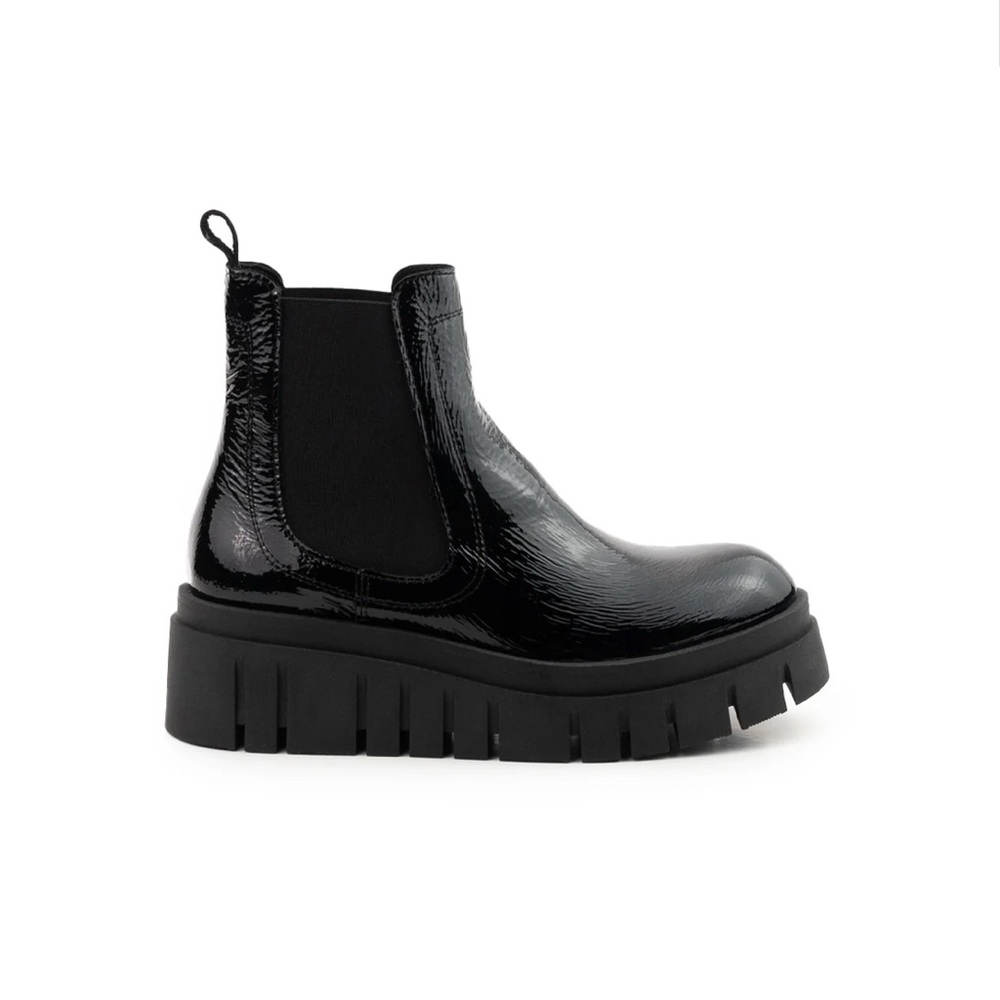 L’Intervalle Cebu Black Patent Boots